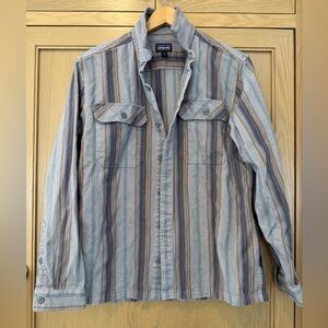 Patagonia Organic Cotton  Men's Multicolor Striped Shirt Chest Pockets / Medium